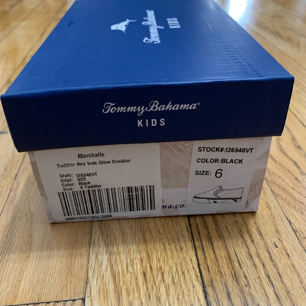 New Tommy Bahama slip on sneaker with glow in the dark dinosaurs toddler 6 - Picture 4 of 4